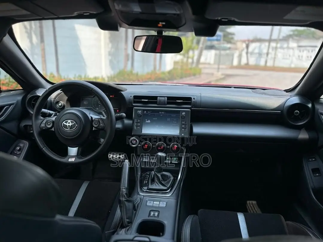 Toyota GR86 Premium (2.4L 4cyl 6A) 2024 Red