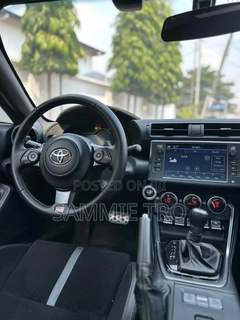 Toyota GR86 Premium (2.4L 4cyl 6A) 2024 Red