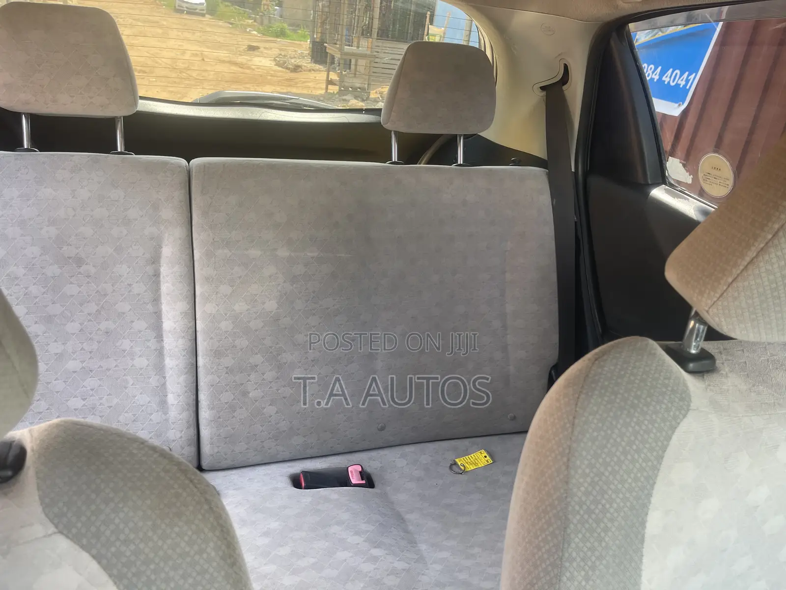 Toyota Vitz 1.3 AWD 3dr 2013 Green