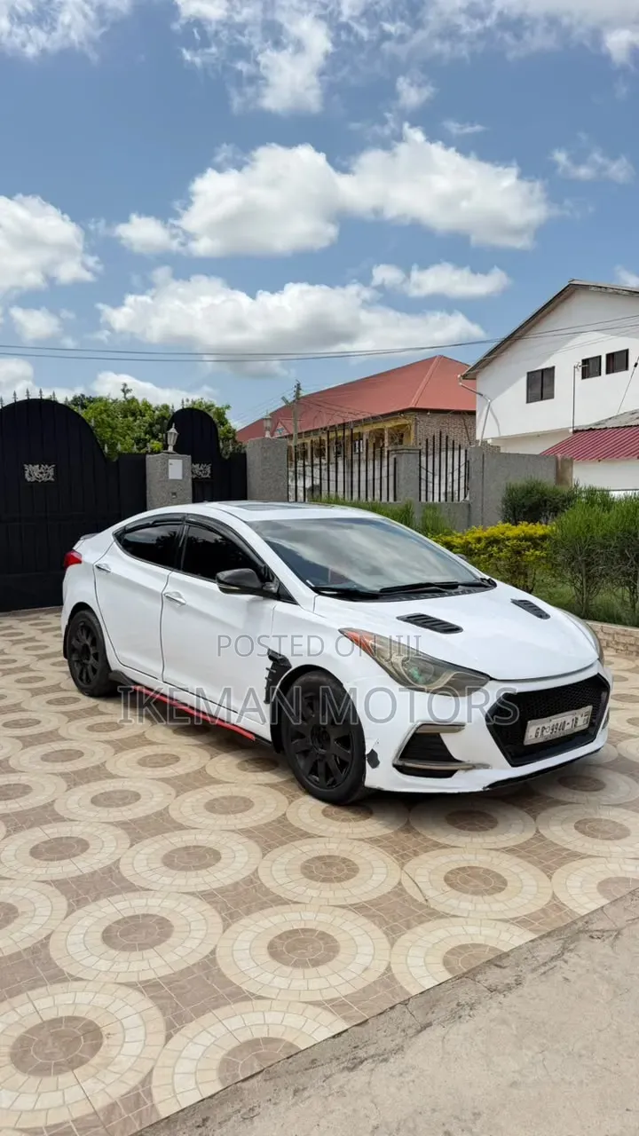 Hyundai Elantra 2012 White