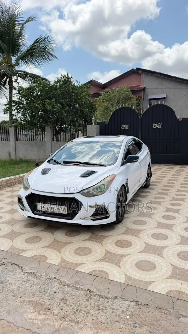 Hyundai Elantra 2012 White