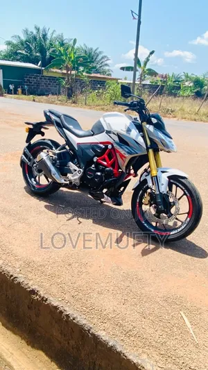 Honda CB 2025 White