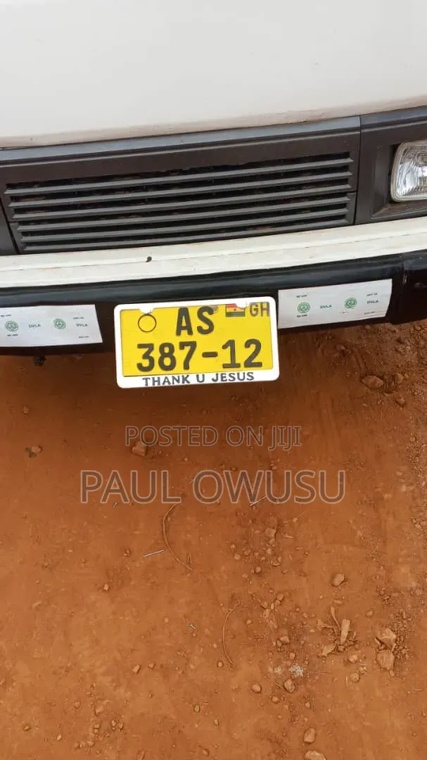 Nissan Hardbody 2003 Silver