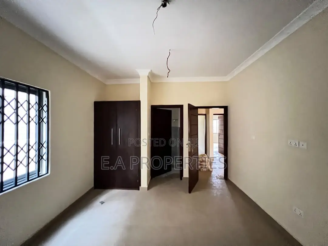 3bdrm House in E A Properties, Ghana Flag for sale