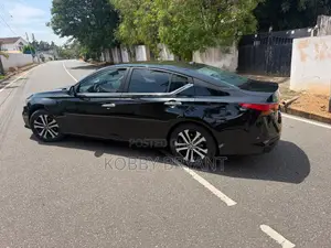 Nissan Altima 2019 Black