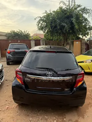 Toyota Vitz 1.3 FWD 3dr 2015 Purple