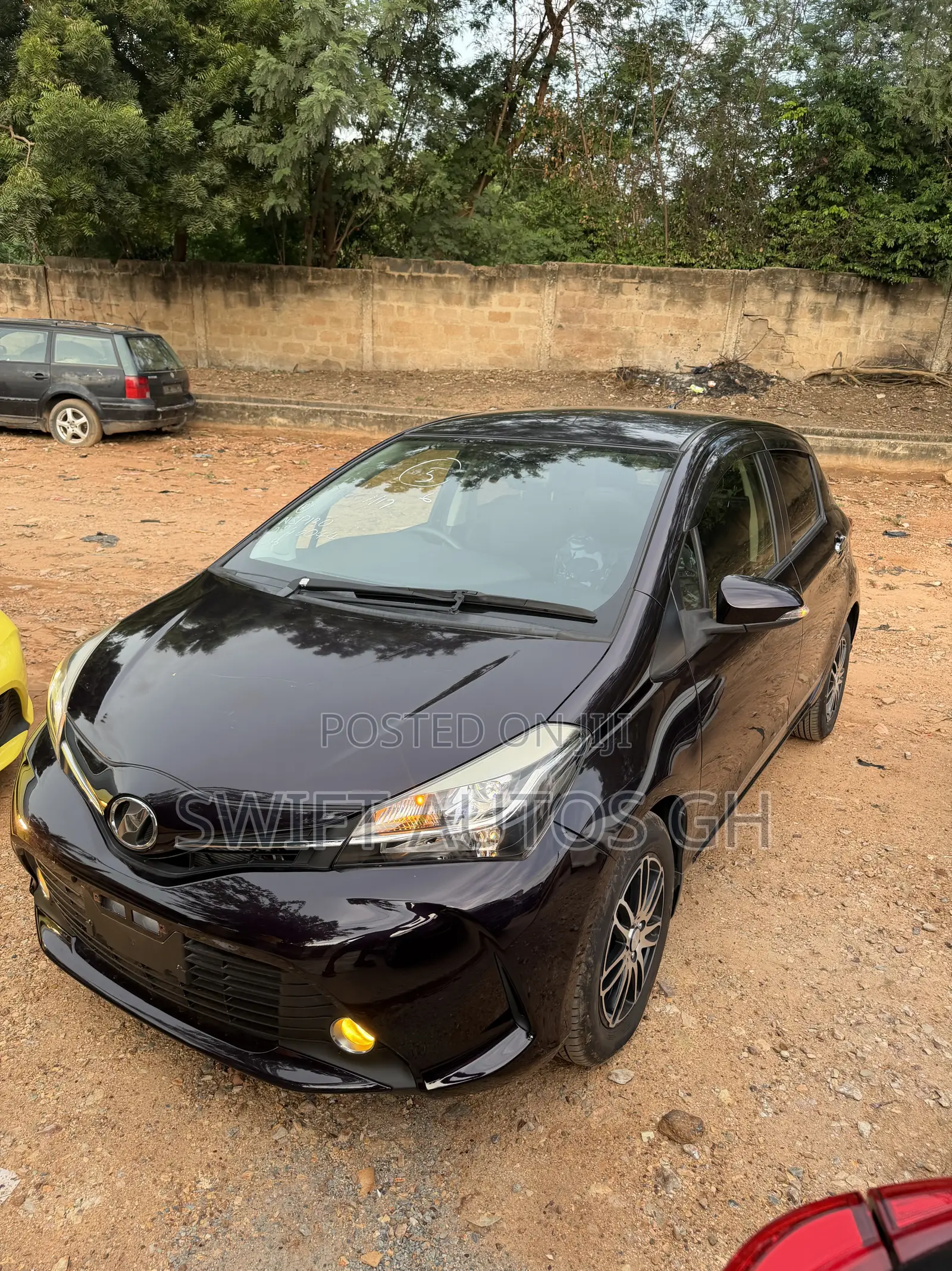 Toyota Vitz 1.3 FWD 3dr 2015 Purple