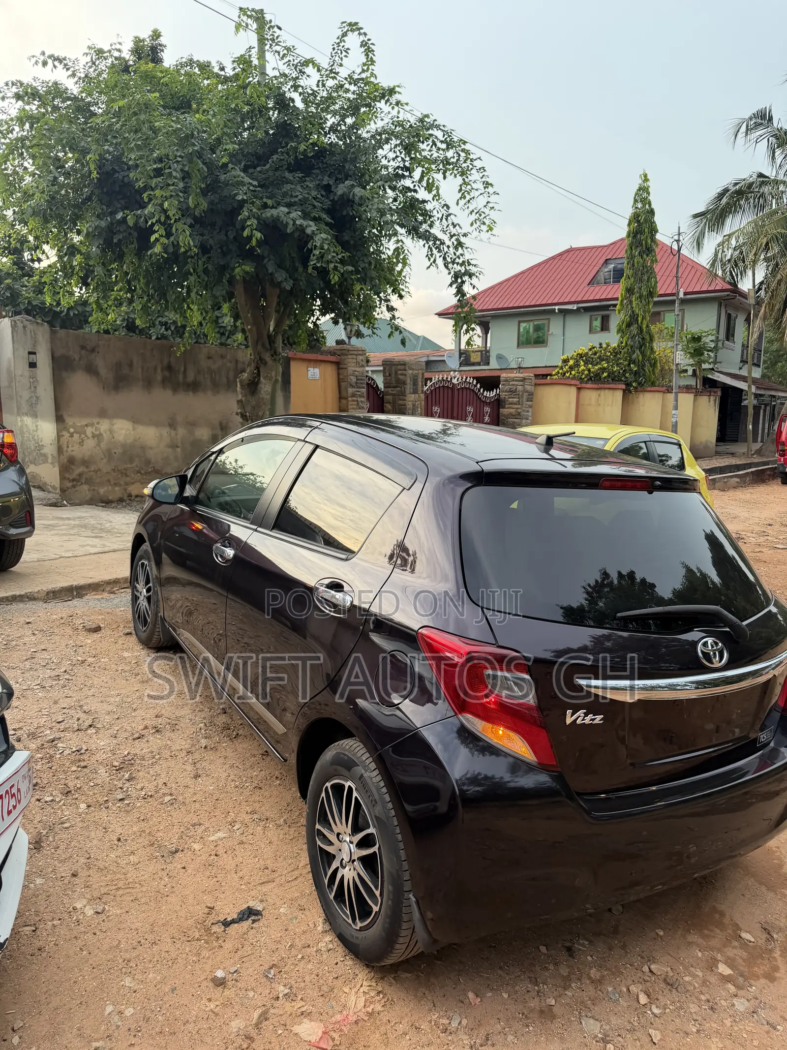 Toyota Vitz 1.3 FWD 3dr 2015 Purple