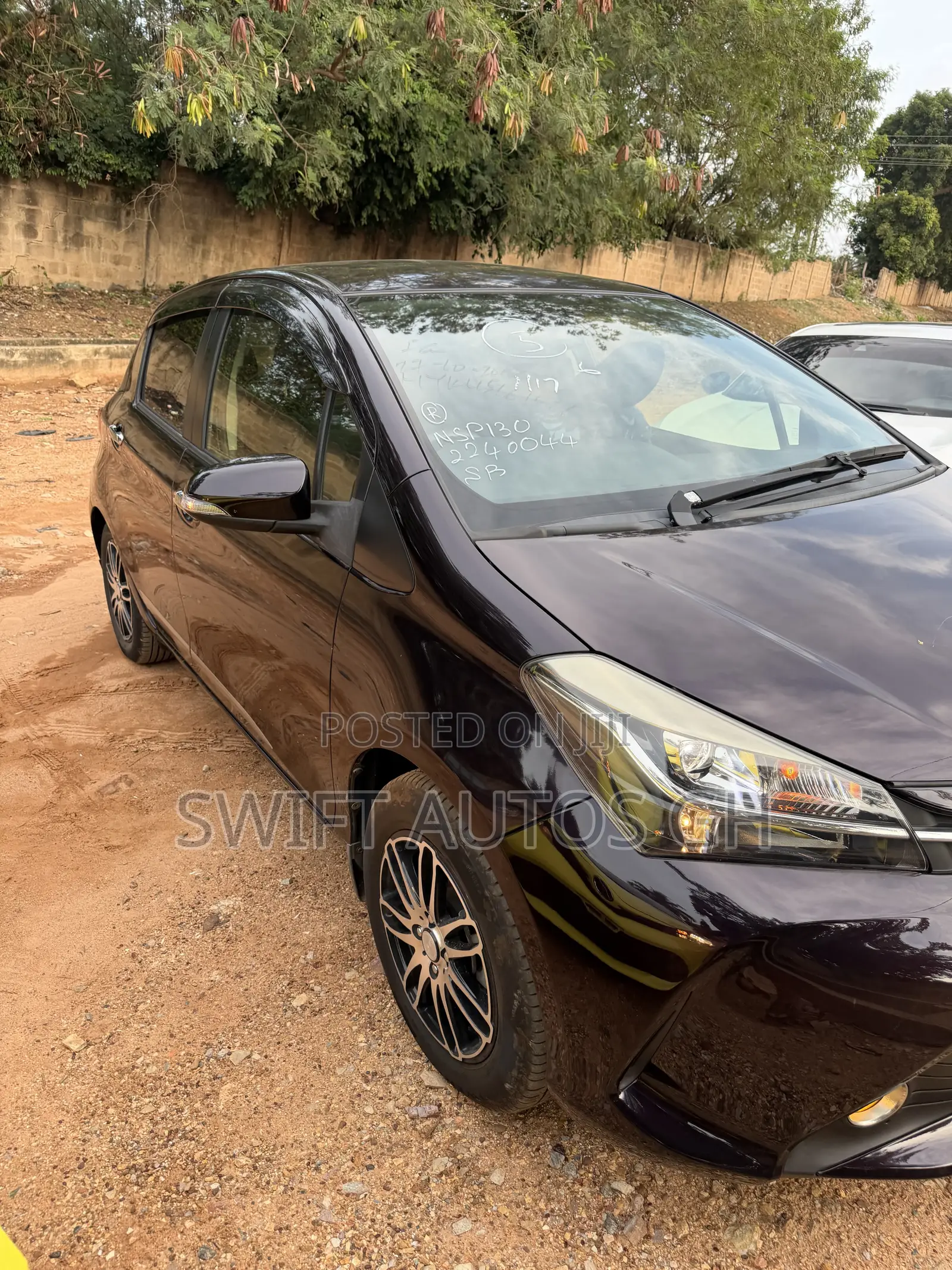 Toyota Vitz 1.3 FWD 3dr 2015 Purple