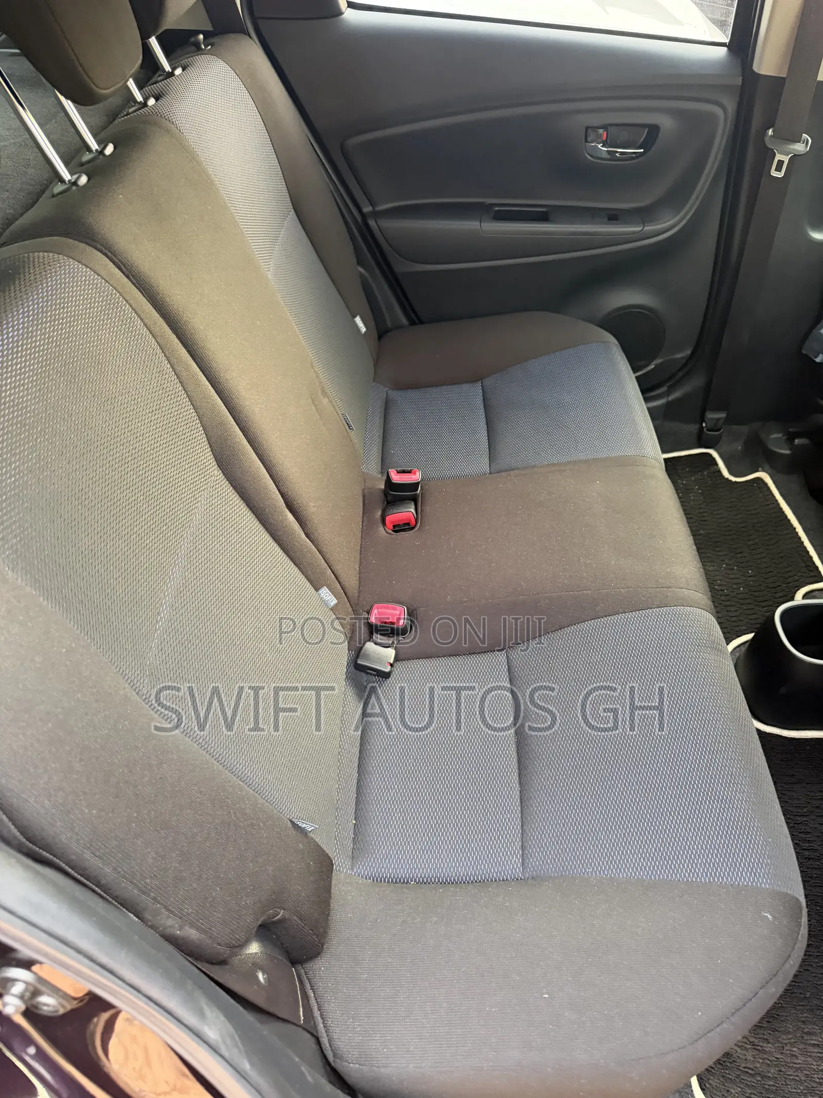 Toyota Vitz 1.3 FWD 3dr 2015 Purple