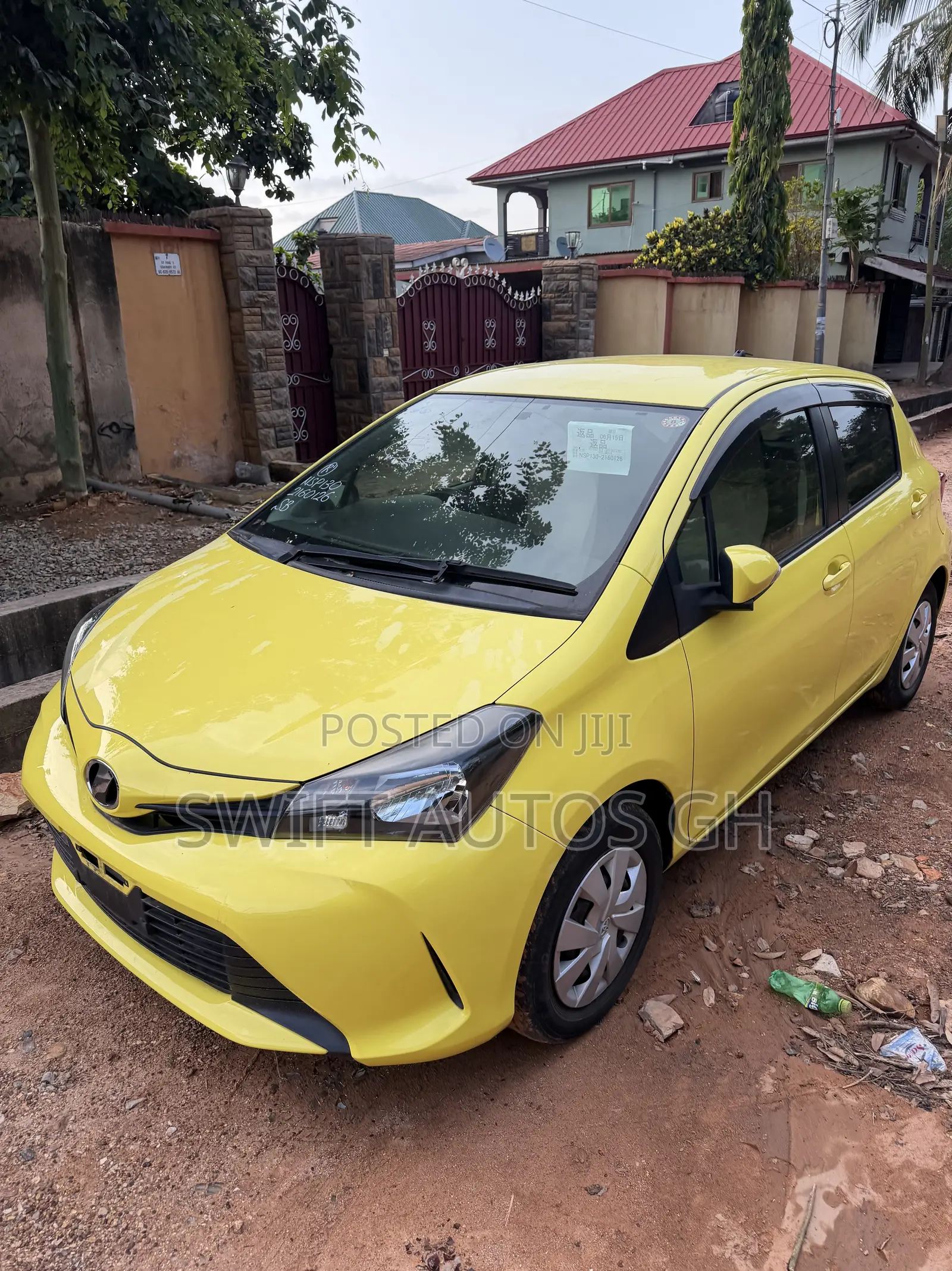 Toyota Vitz 2015 Yellow