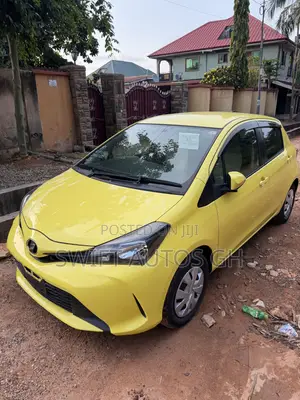 Toyota Vitz 2015 Yellow