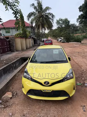 Toyota Vitz 2015 Yellow