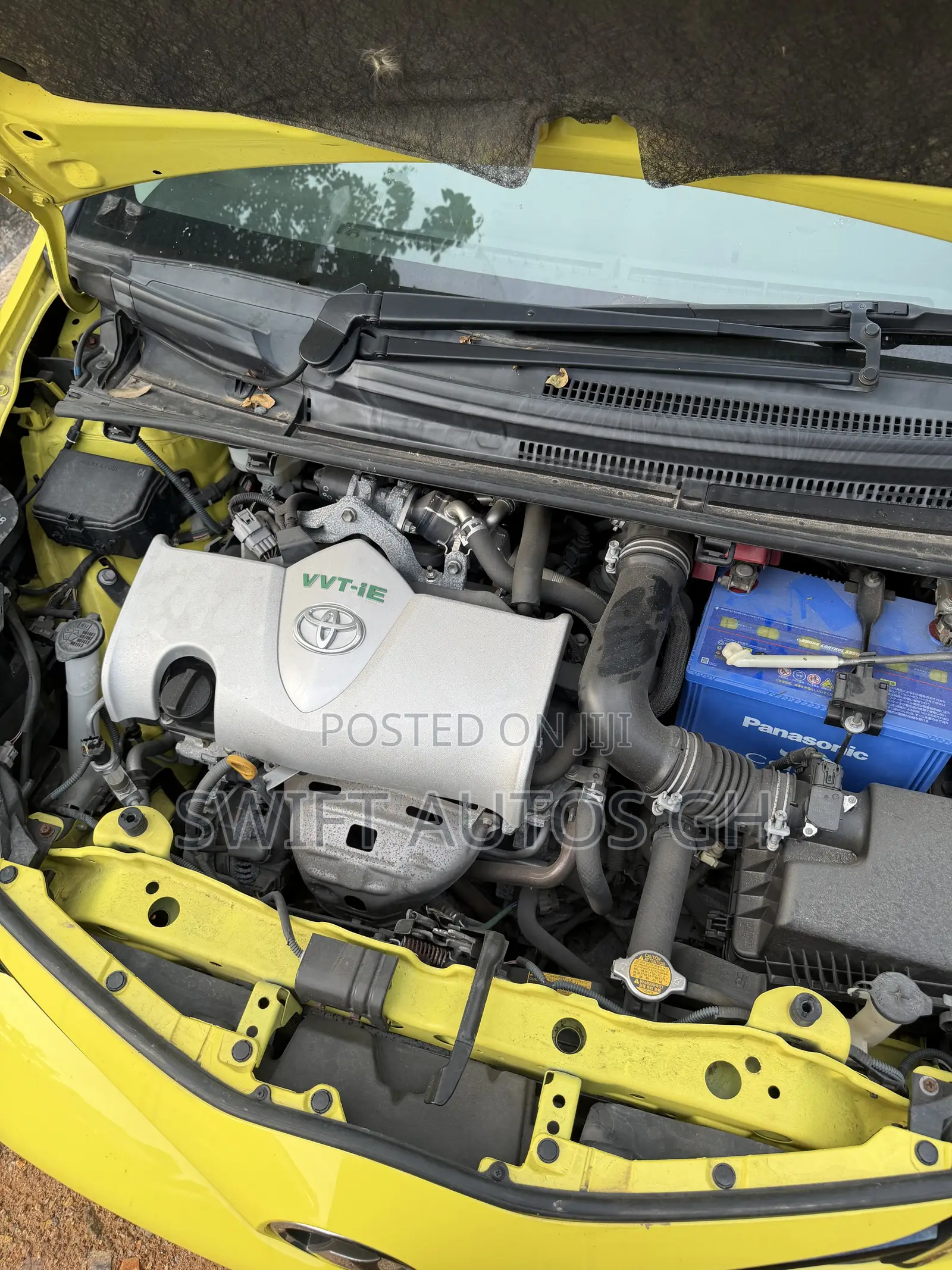 Toyota Vitz 2015 Yellow