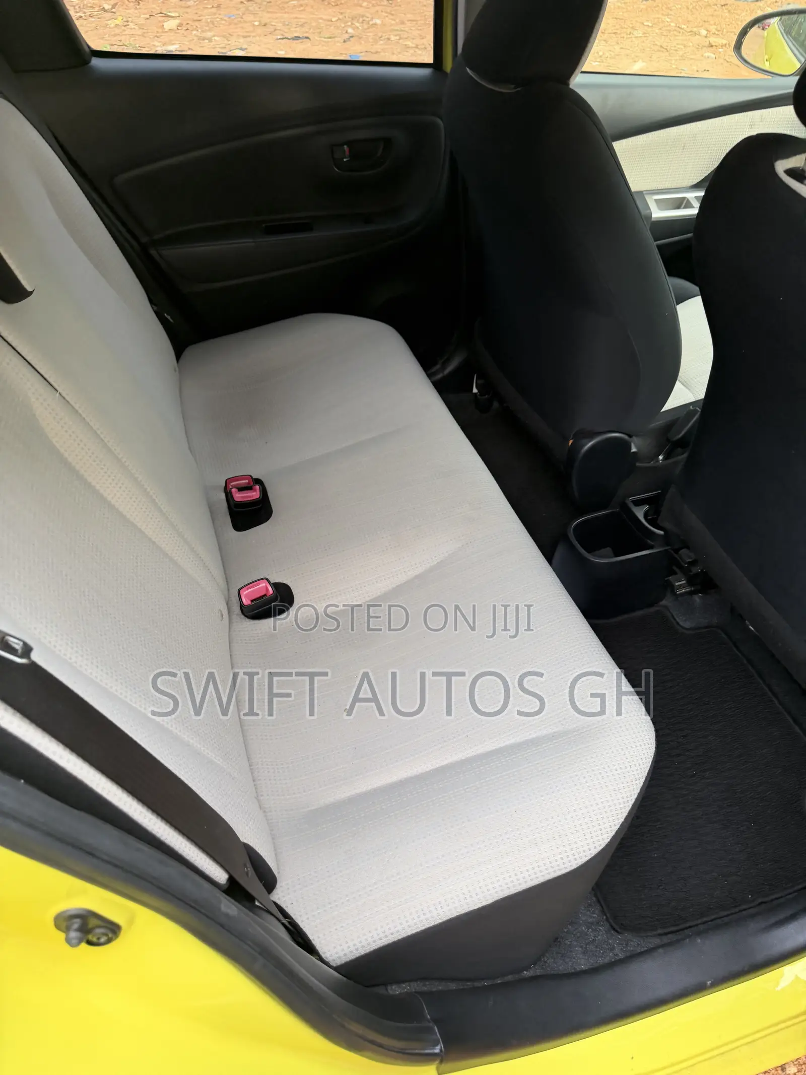 Toyota Vitz 2015 Yellow