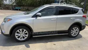 Toyota RAV4 Limited 4dr SUV AWD (2.5L 4cyl 6A) 2015 Silver