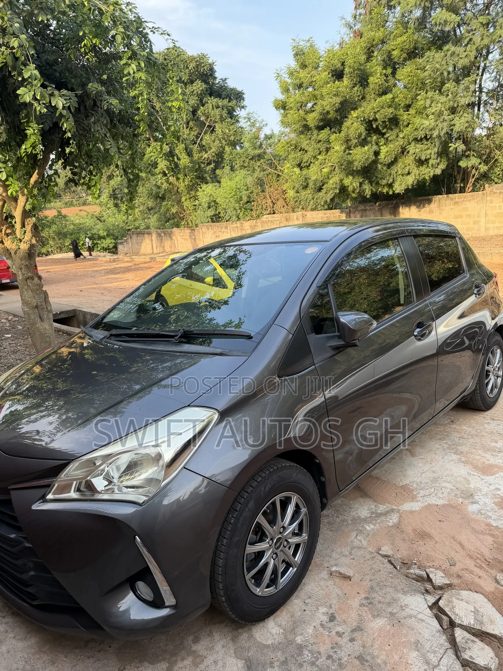 Toyota Vitz 1.3 FWD 5dr 2017 Gray