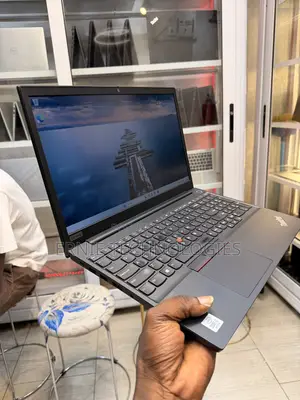 Laptop Lenovo ThinkPad E15 8GB Intel Core i7 SSD 256GB