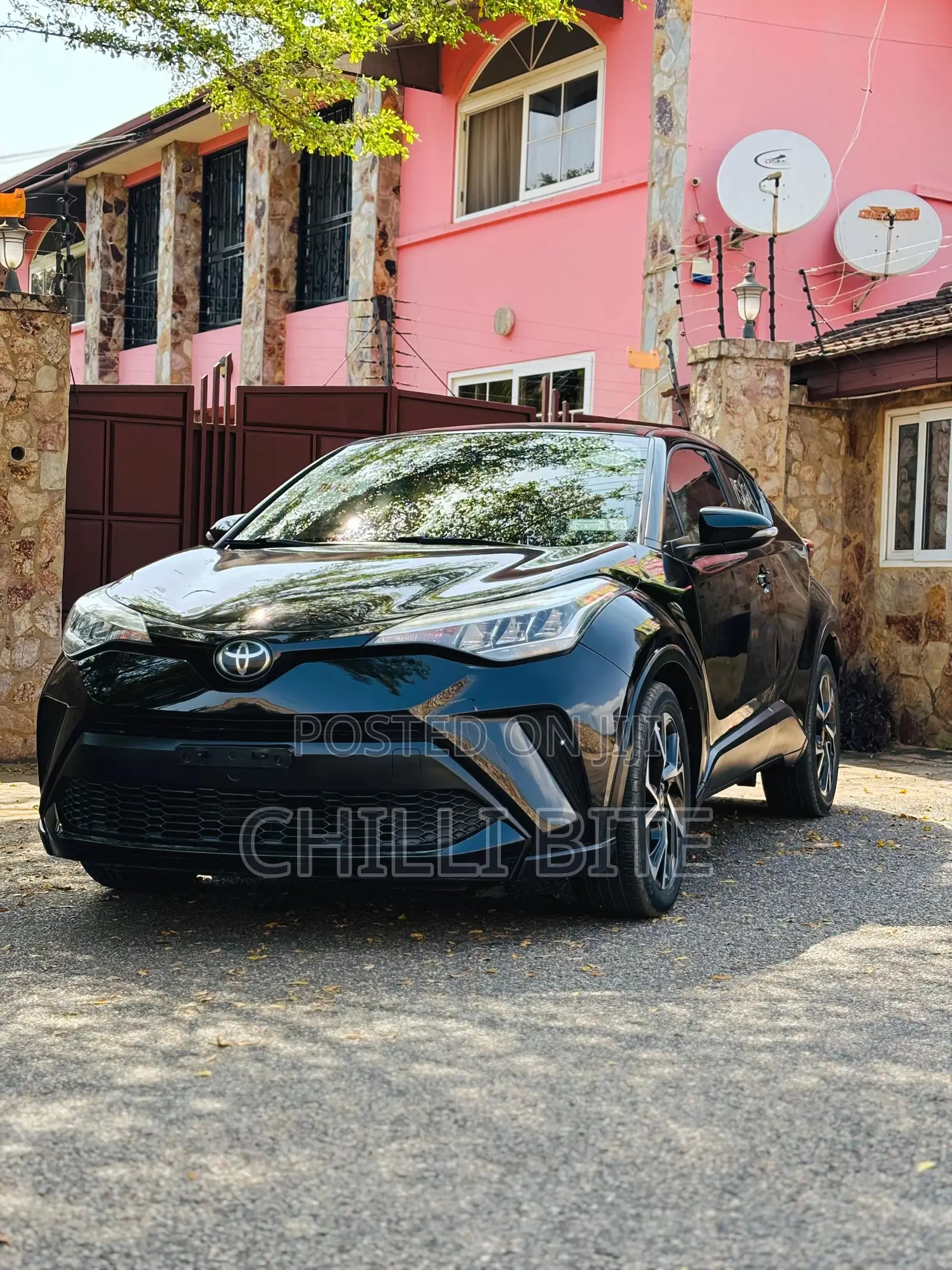 Toyota C-HR XLE 2021 Black
