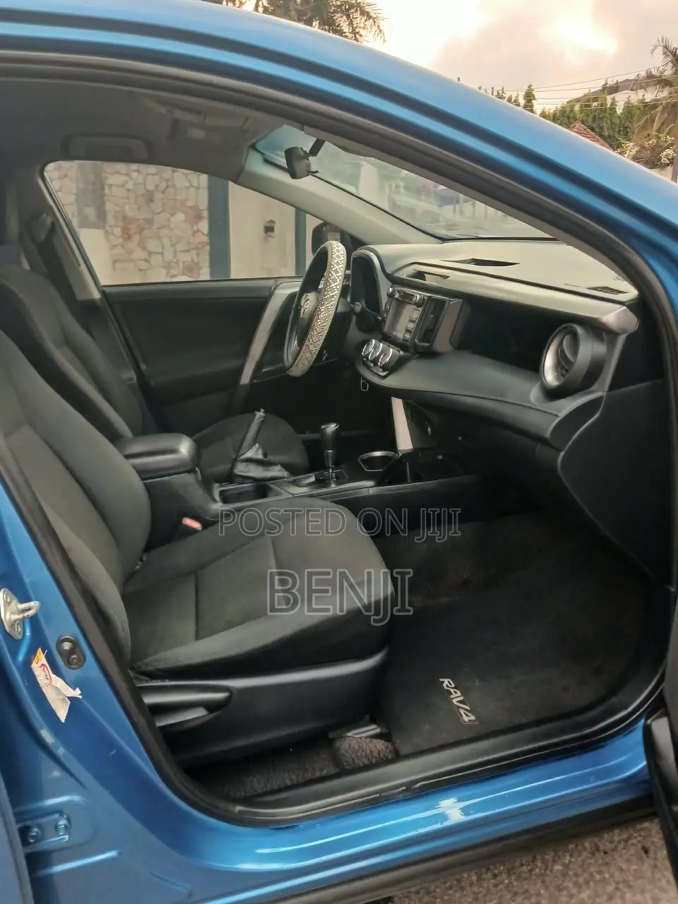Toyota RAV4 2018 Blue