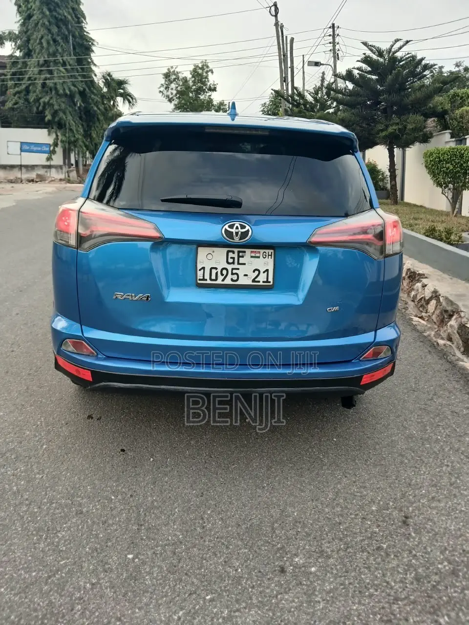 Toyota RAV4 2018 Blue