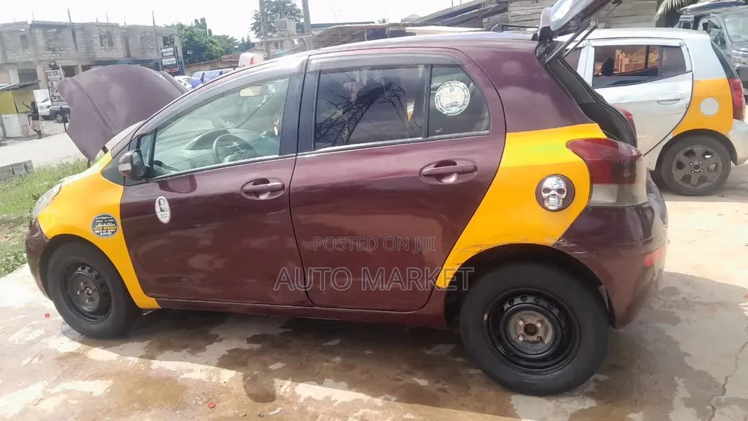 Toyota Vitz 1.0 FWD 5dr 2009 Beige