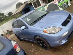 Toyota Matrix Hatchback FWD (1.8L 4cyl 5M) 2005 Blue