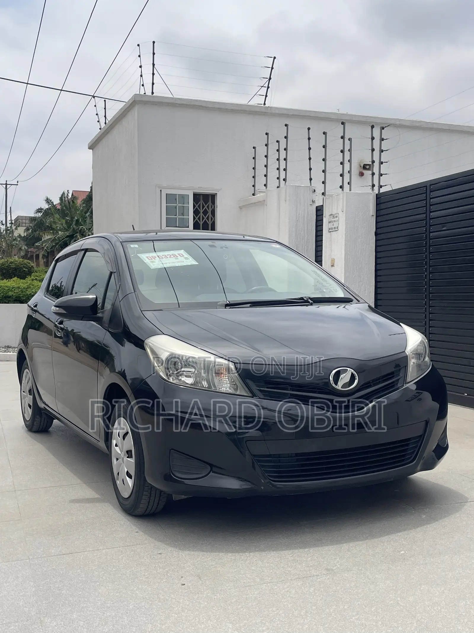 Toyota Vitz 1.3 AWD 5dr 2013 Black