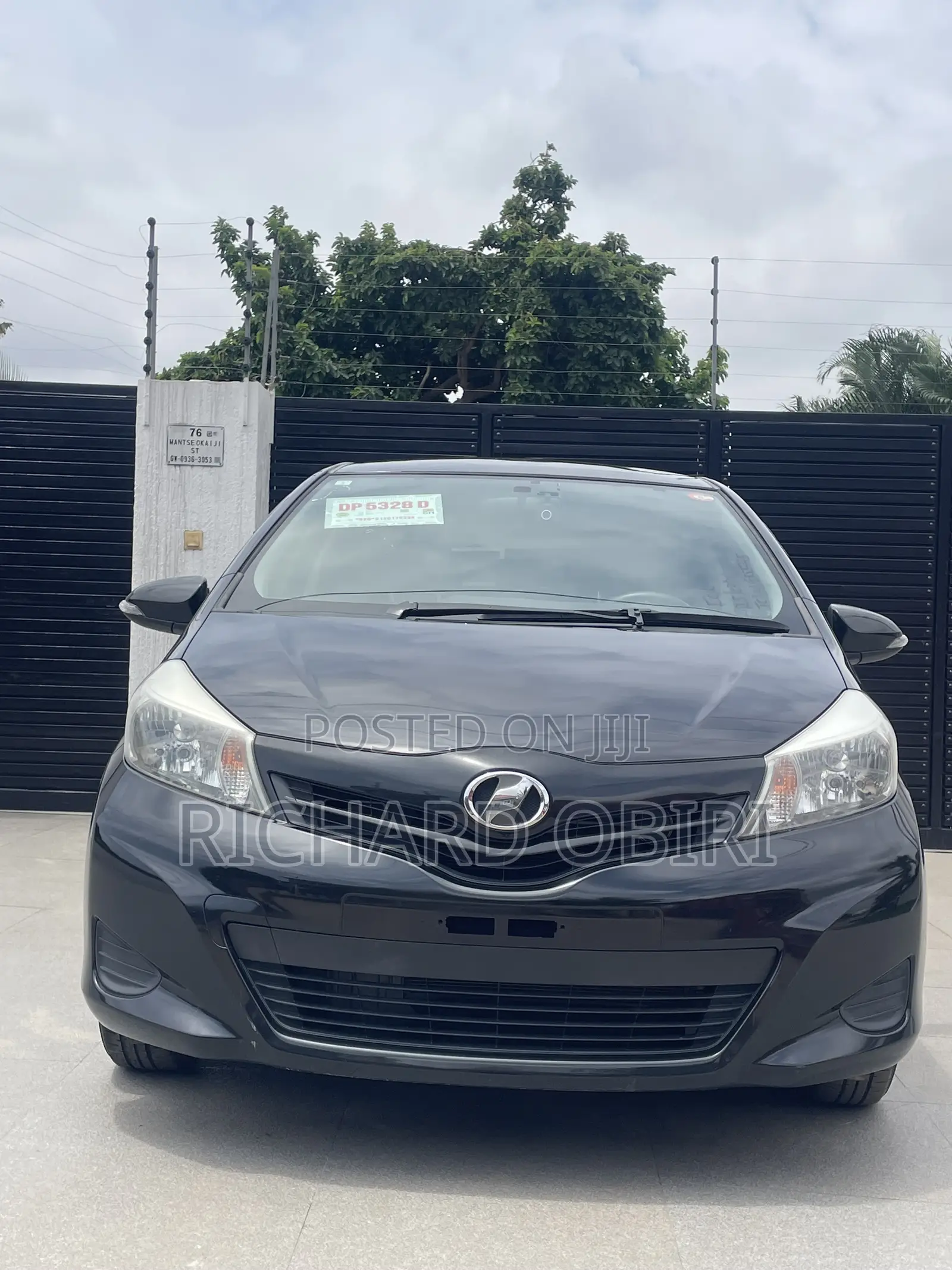 Toyota Vitz 1.3 AWD 5dr 2013 Black