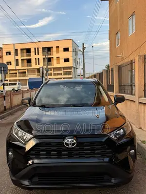 Toyota RAV4 LE 2021 Gray