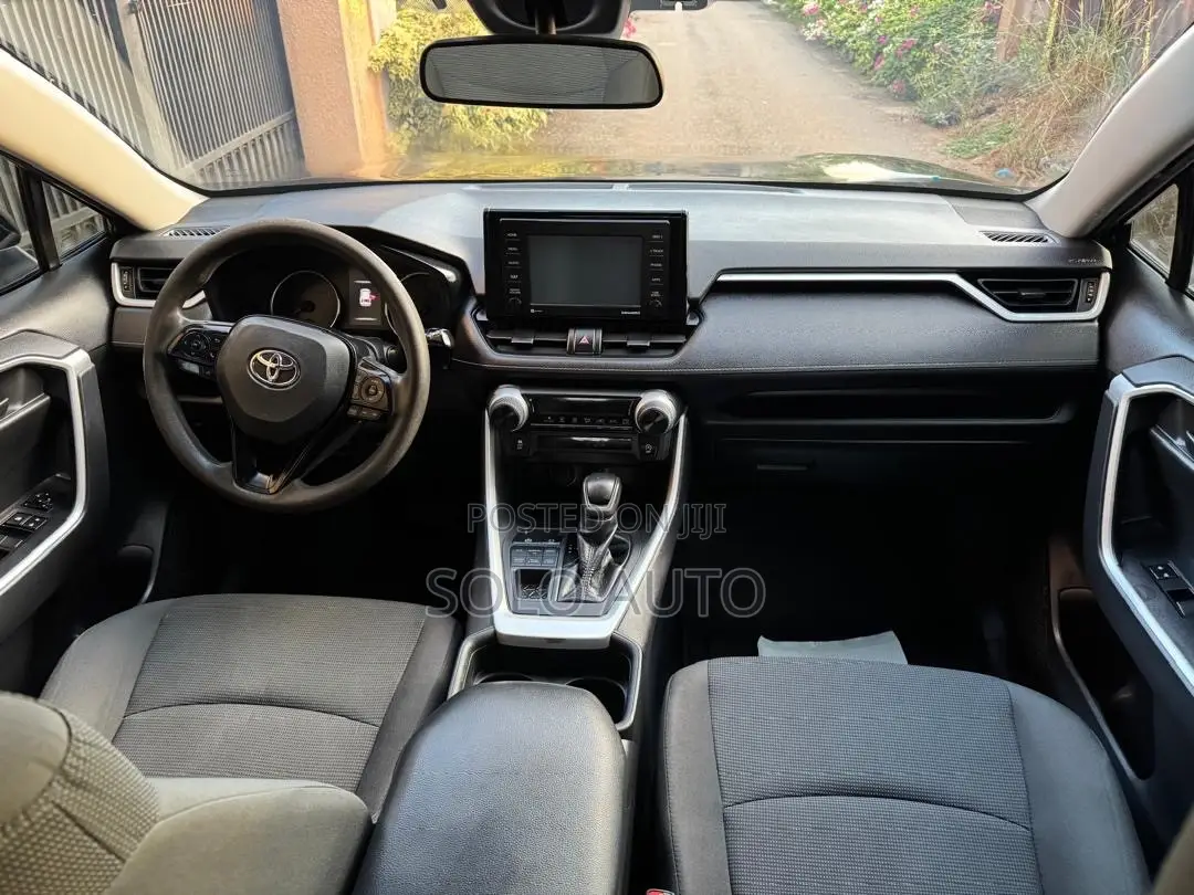 Toyota RAV4 LE 2021 Gray