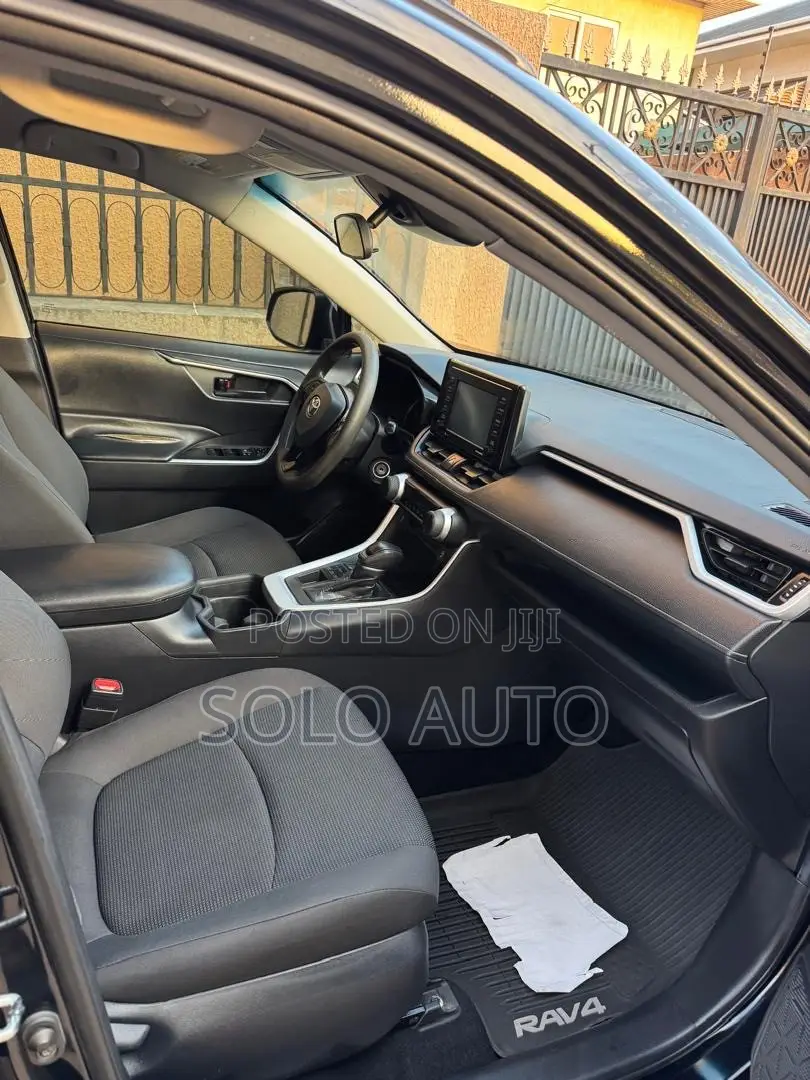 Toyota RAV4 LE 2021 Gray