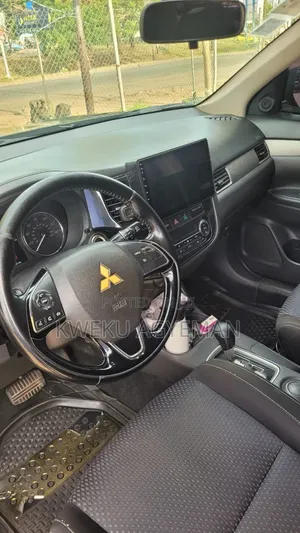 Mitsubishi Outlander SE FWD 2016 Black