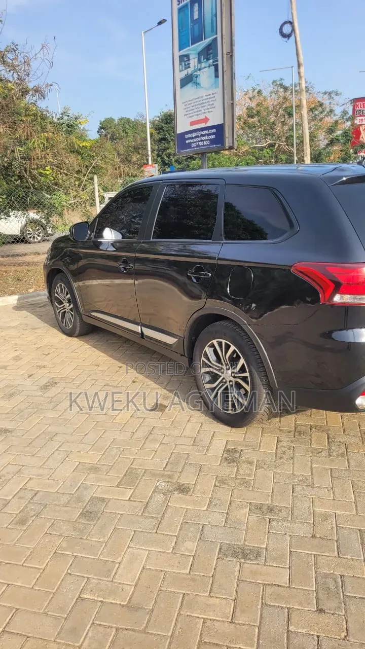 Mitsubishi Outlander SE FWD 2016 Black