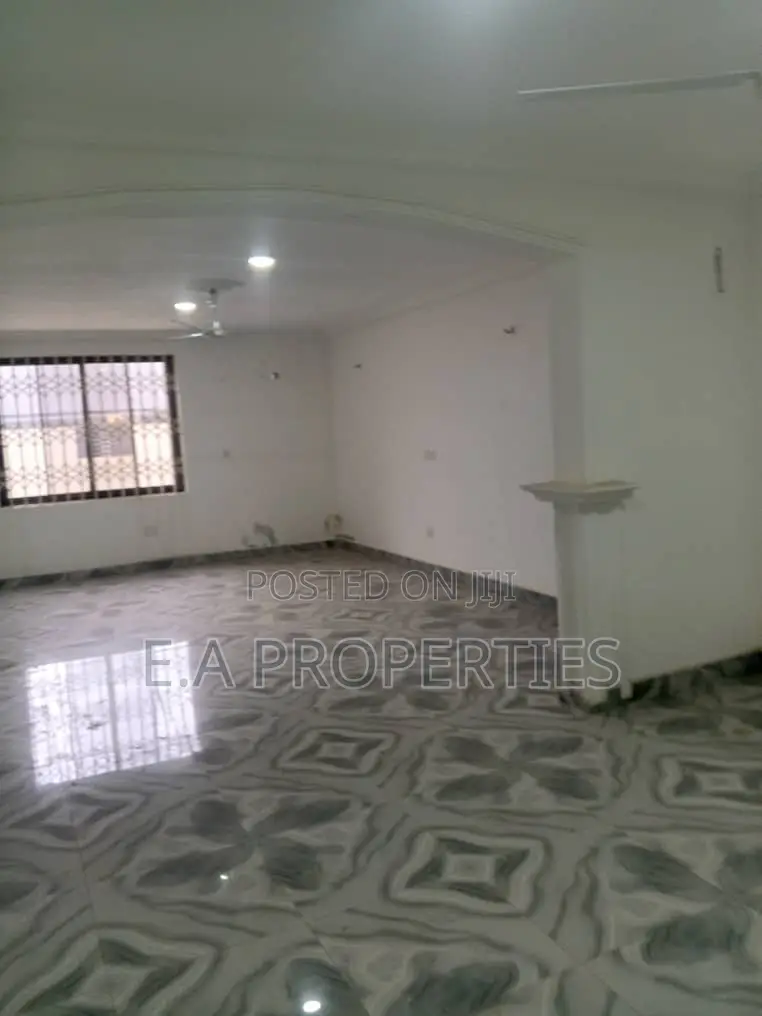 5bdrm House in E A Properties, New Site for rent