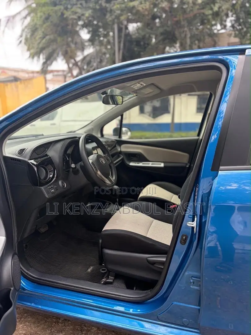 Toyota Vitz 2015 Blue