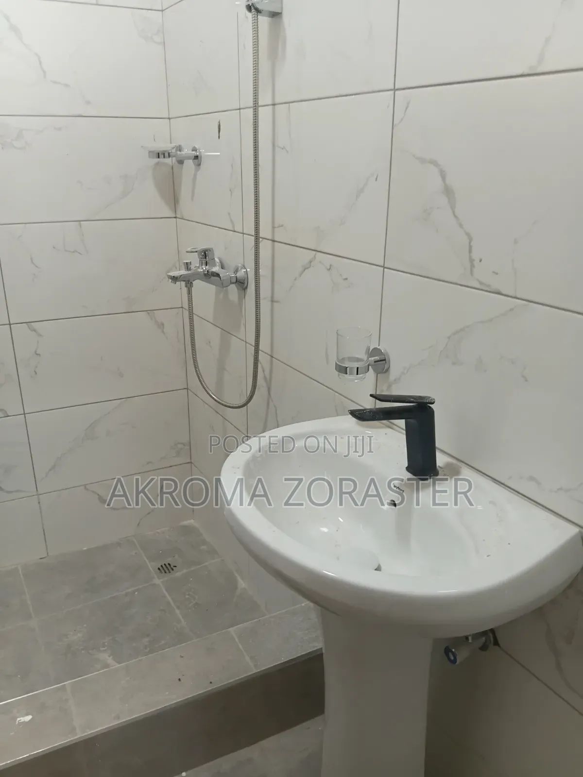 1bdrm Room & Parlour in Ages Properties, Market for rent
