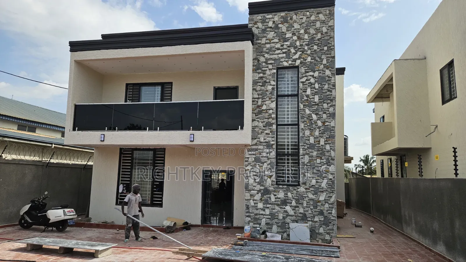 4bdrm Duplex in Kumasi Metropolitan for sale