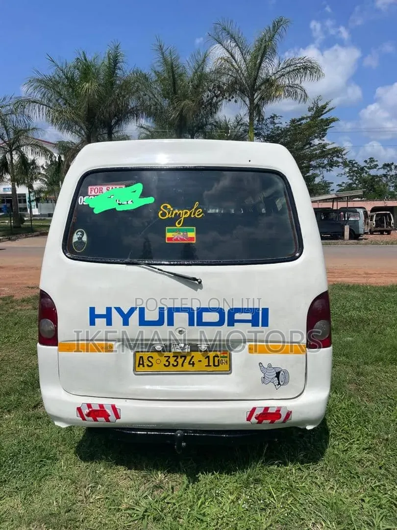 Hyundai H-100 2002 White