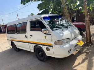 Hyundai H-100 2002 White
