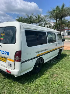 Hyundai H-100 2002 White