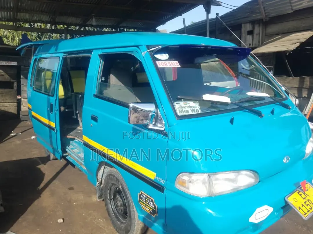 Hyundai H-100 2003 Blue