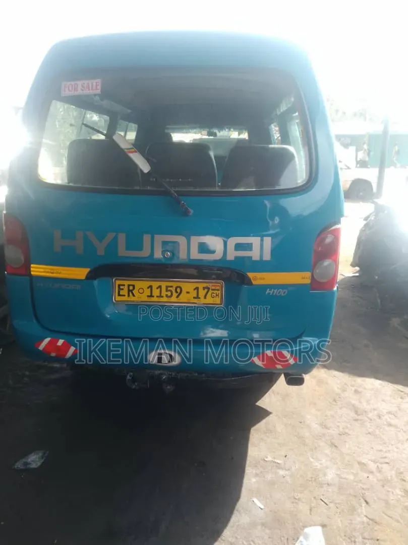 Hyundai H-100 2003 Blue