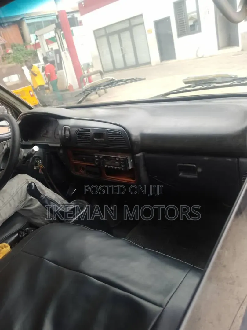 Hyundai H-100 2002 Silver