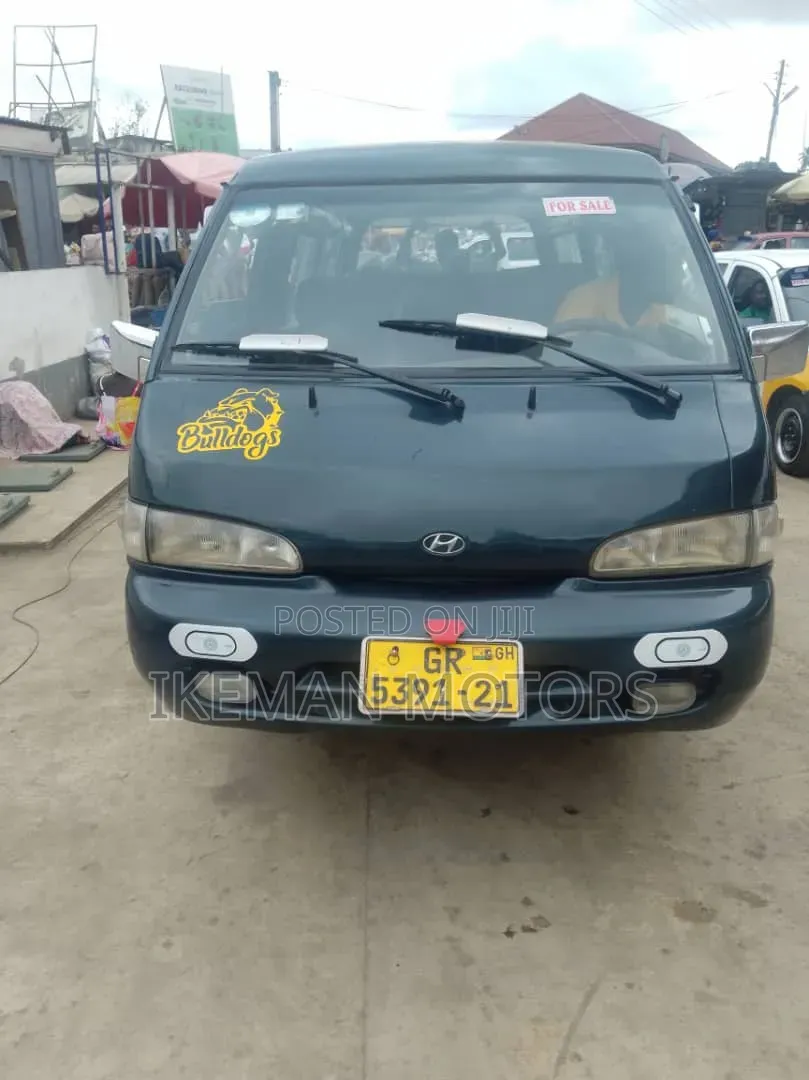 Hyundai H-100 2002 Green