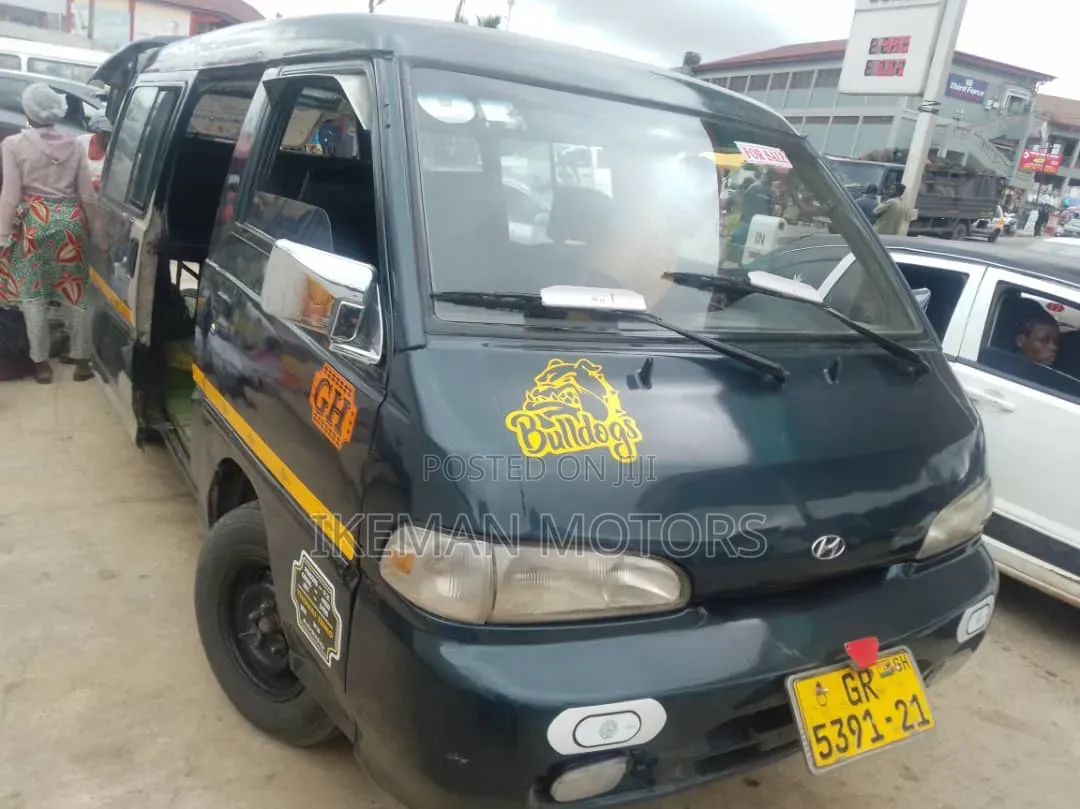 Hyundai H-100 2002 Green