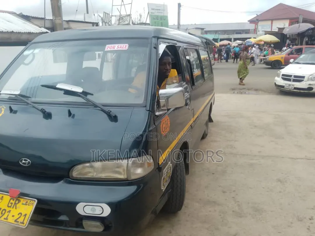 Hyundai H-100 2002 Green