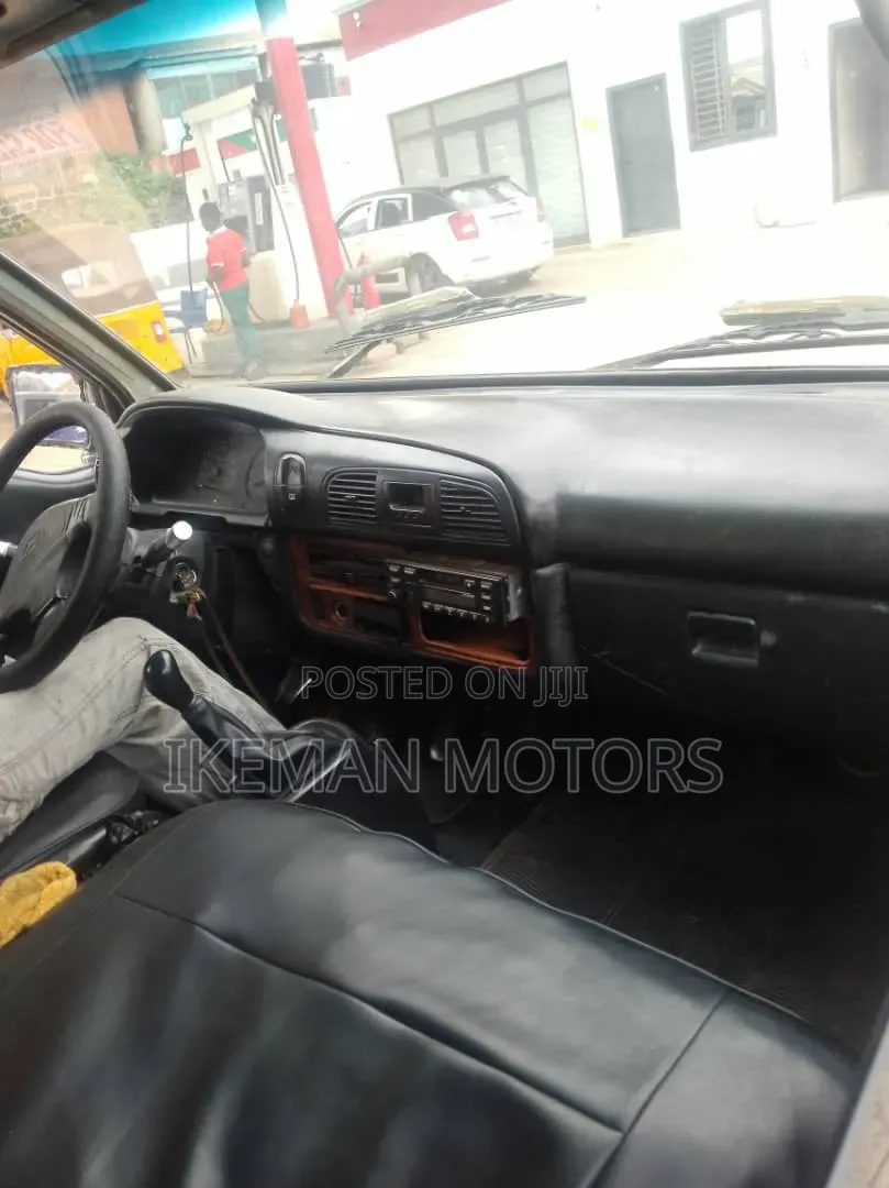 Hyundai H-100 2002 Green