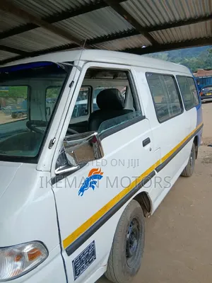 Hyundai H-100 2001 White