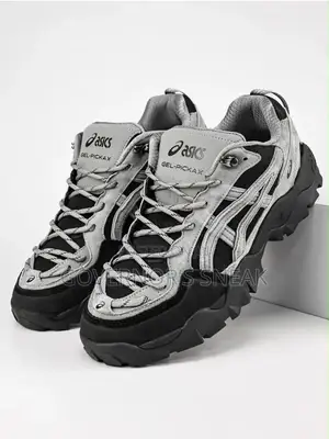 ASICS GEL X PICKAX Different Colors in Stock